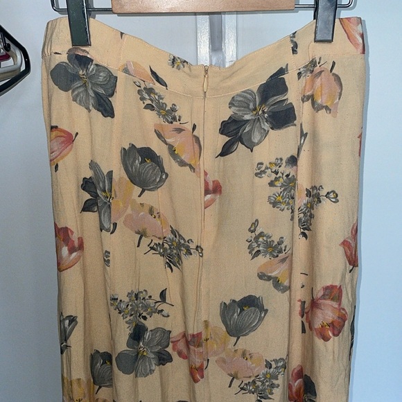 Floral Flowy Midi Skirt - Picture 7 of 9